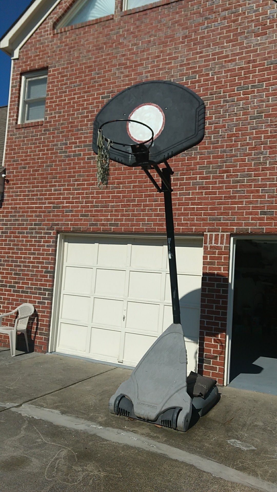 Basketball Hoop (with new net)