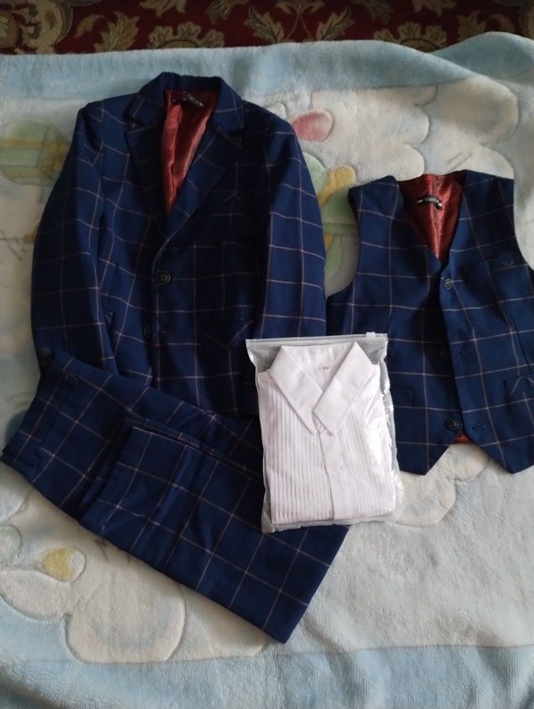 Traje De Niño Size 8 Nuevo Sin Etiqueta 15 Dolares Son 4 Piezas
