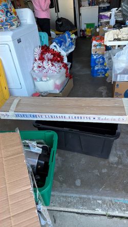 Laminate Flooring Have 3 Boxes