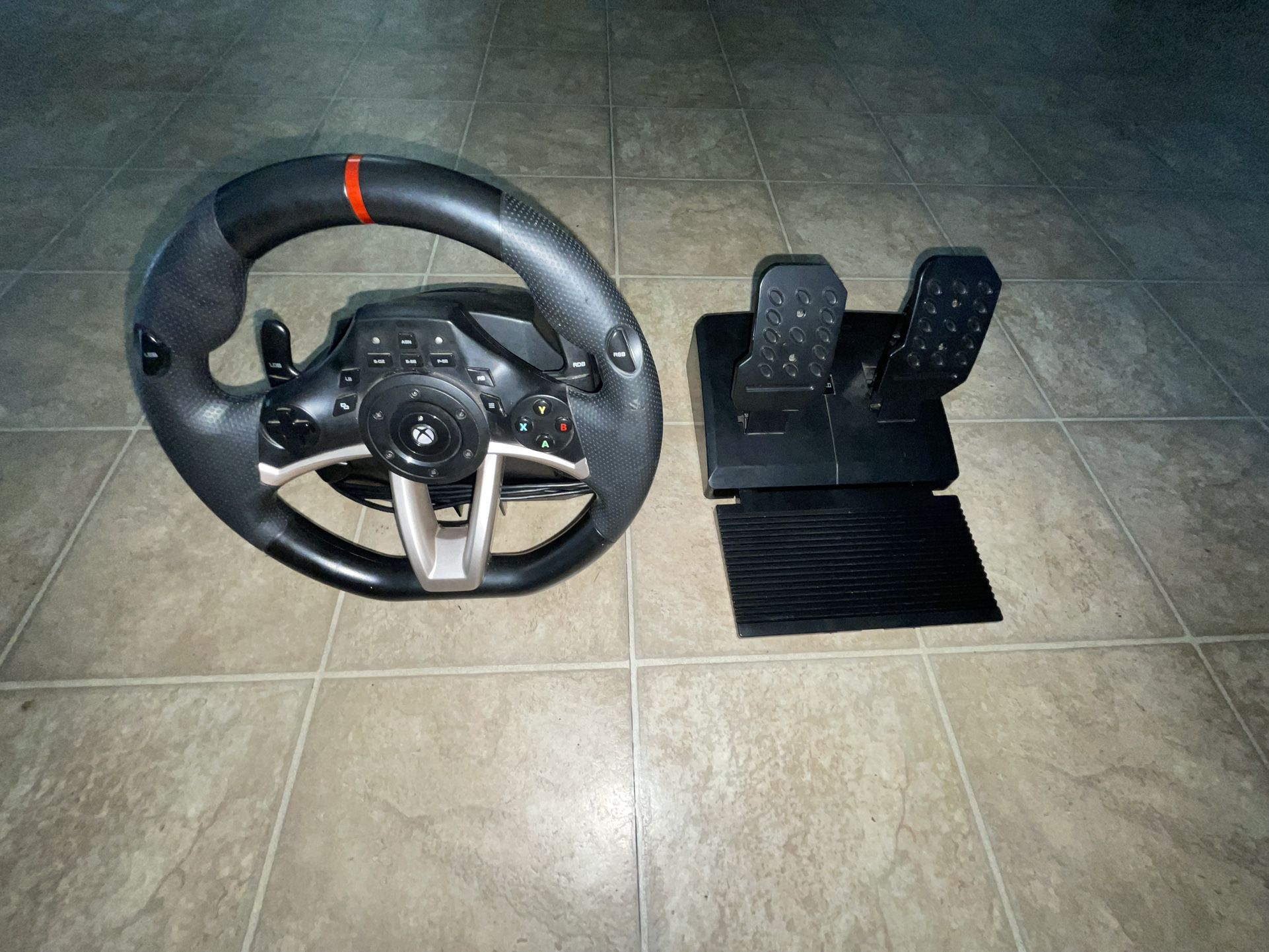 Xbox Steering Wheel n Pedals