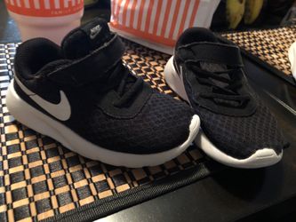 Nikes Size 9c