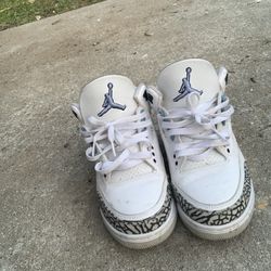 Air Jordan 3s UNC