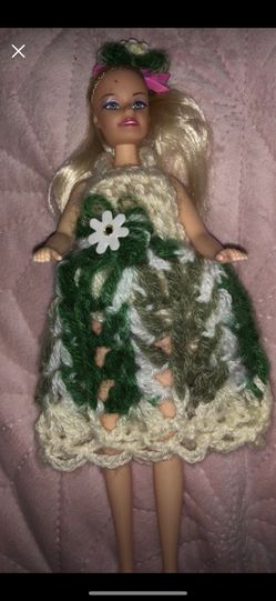 Barbie with knitted dress