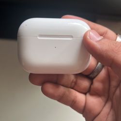 Damaged AirPods Pro’s First Generation 