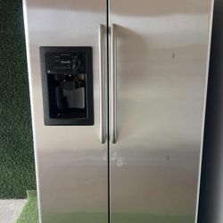 GE Profile Refrigerator 