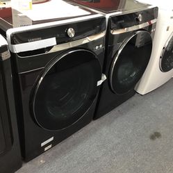 New Scratch And Dent Samsung Front Load Washer And Dryer Set. 1 year Warranty 