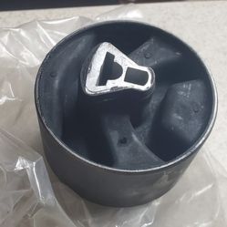 2010 Chrysler Town And Country Engine Mount. 