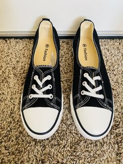 ZGR Women's Canvas Sneakers Size 9 Black