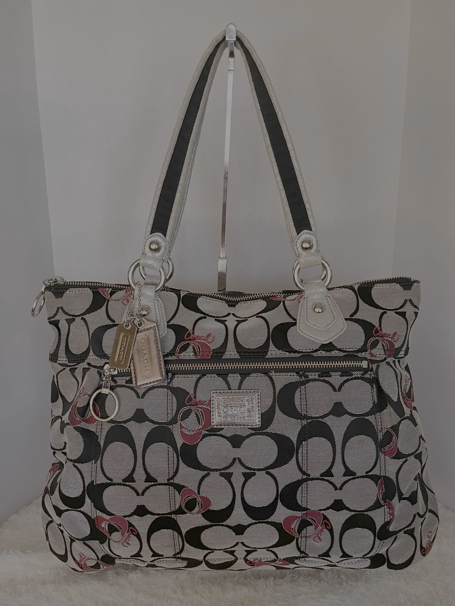 Authentic Coach Signature Tote – Style 13826