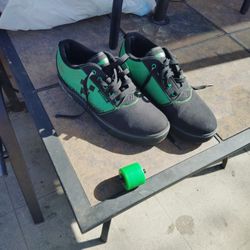 Mens Size 10 Heeles Only 1 Wheel