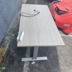 Adjustable Electric Desk 