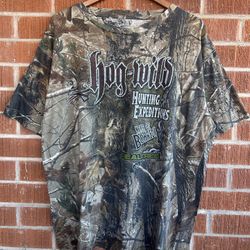 Realtree Camo Hog Wild Hunting Expeditions Graphic T-shirt