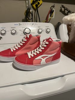 Air Walks Sizes 5 And 7
