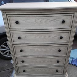 B693-46 Ashley Furniture Demarlos - Parchment White Chest