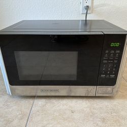 LIKE NEW - BLACK+DECKER Digital Microwave Oven Stainless Steel, 0.9 Cu Ft