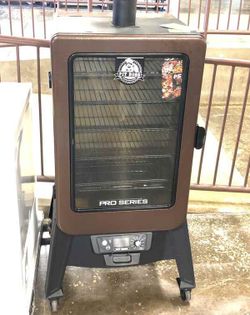 Pit Boss Pit Boss Pro Series 1322-sq in Mahogany Pellet Smoker Pit Boss Pit Boss Pro Series 1322-sq in Mahogany Pellet Smoker