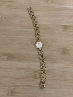 Seiko Gold Tone Womens wrist Watch w/flower pattern band 946119 y150-0m69