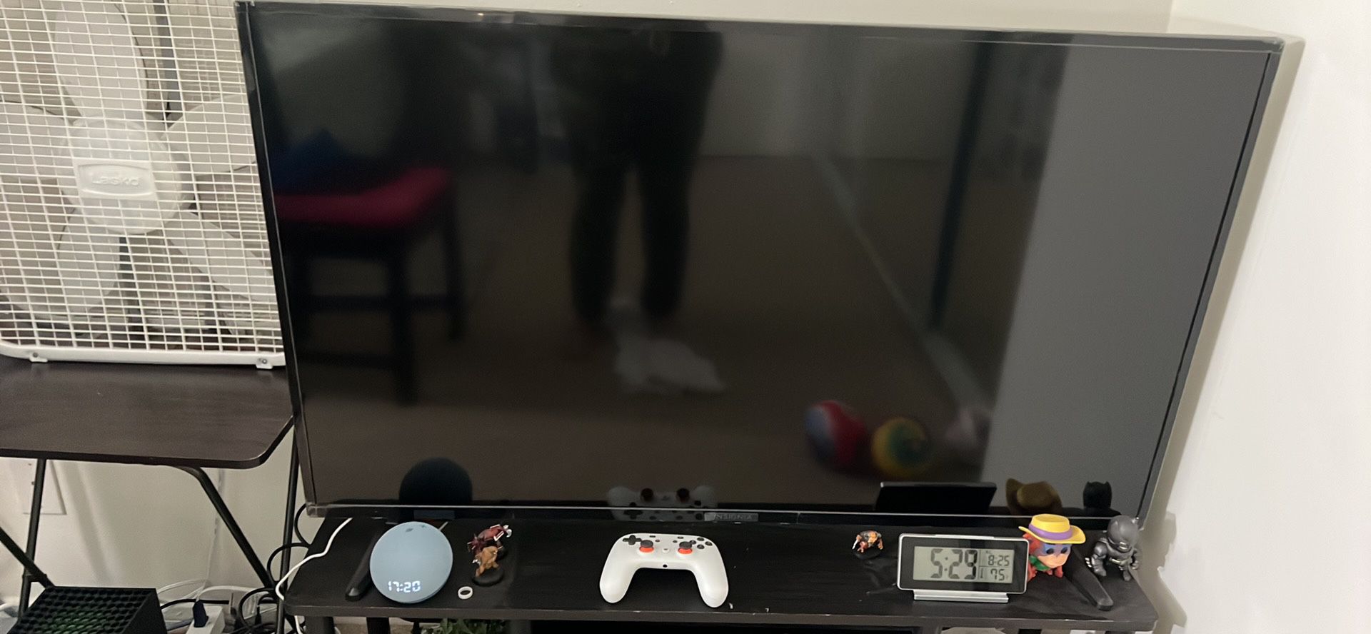 50 Inch Insignia Fire tv - Less Than 1 Yr Old