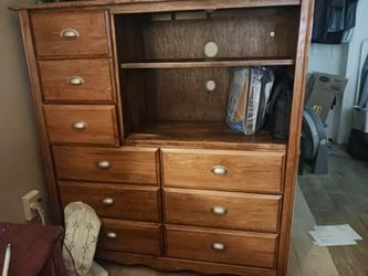 9 Drawer Solid Wood Dresser 