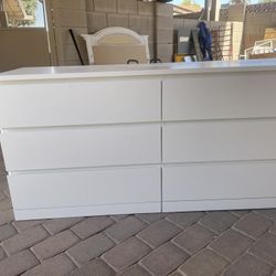 Room Dresser