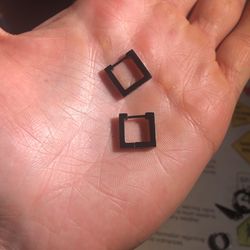 Black Square Ear Rings