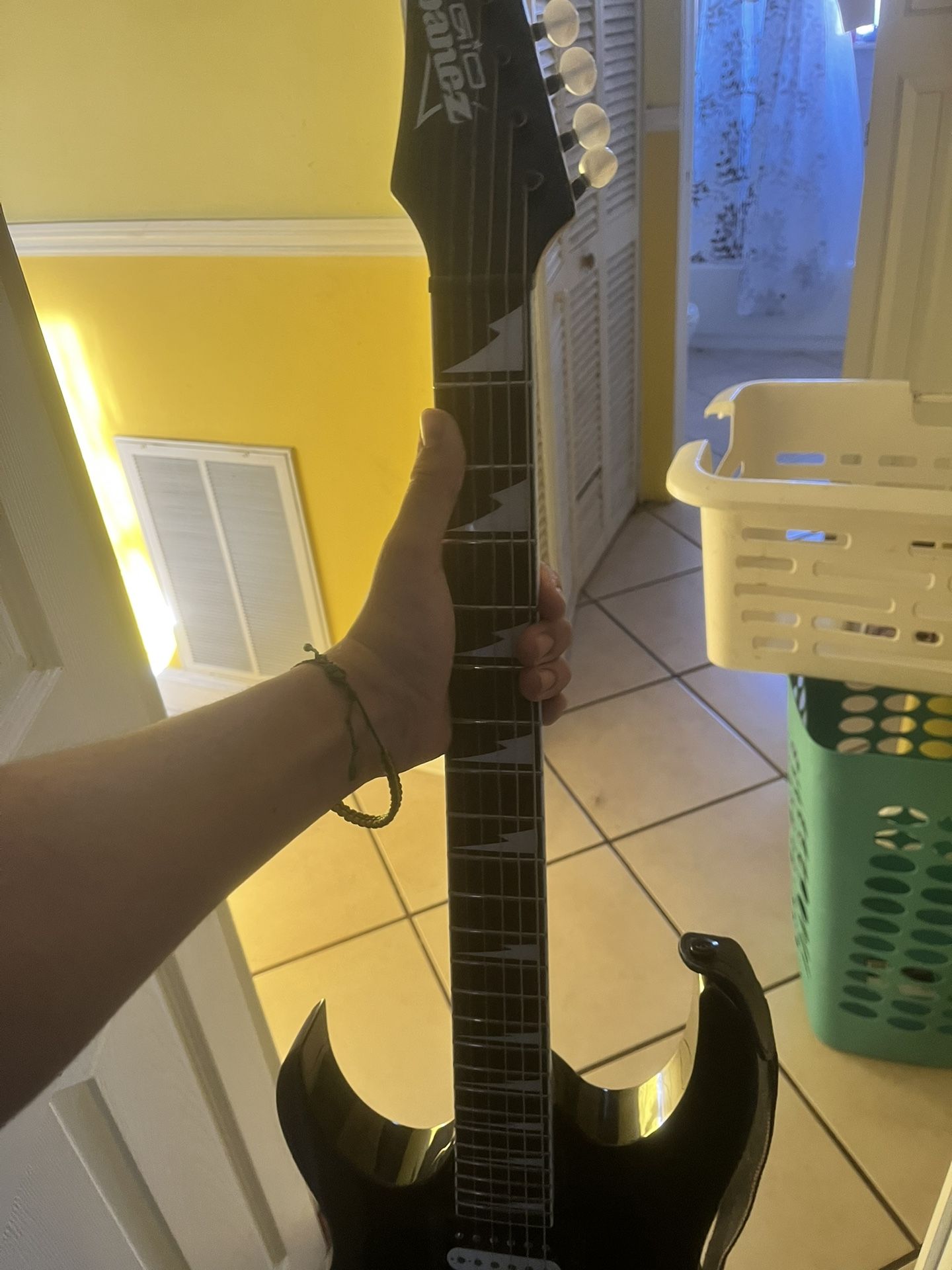 GIO IBANEZ ELECTRIC GUITAR Great Conditions