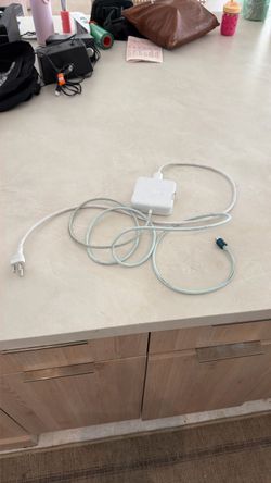Apple Mac desktop power cord