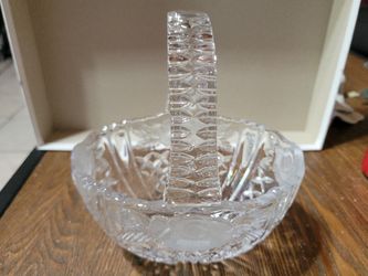 Crystal basket with satin finish Rose decoration