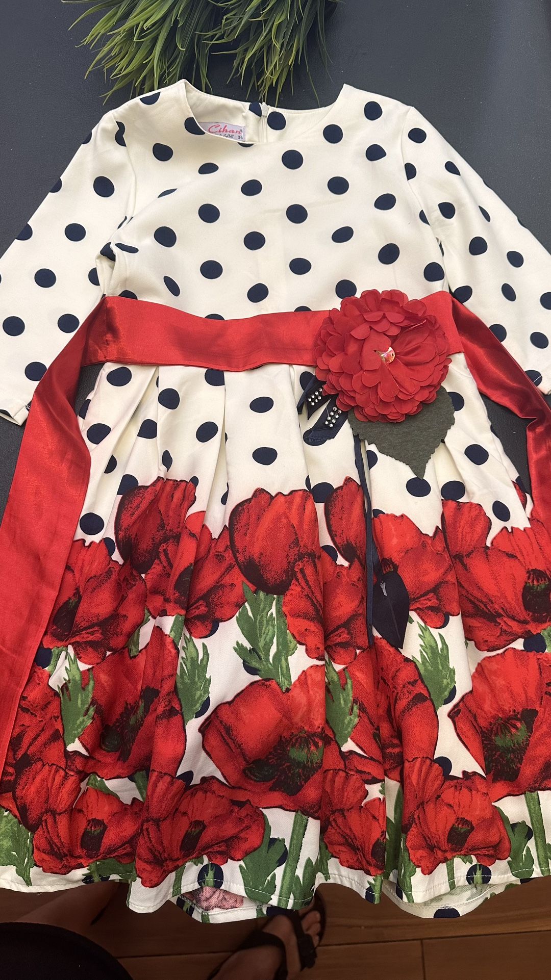 Floral Red and Green Patterned Fabric