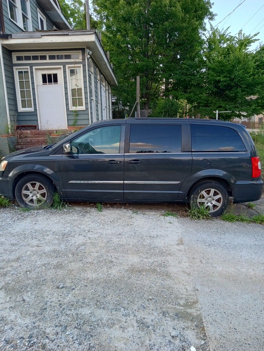 2012 Chrysler Town & Country