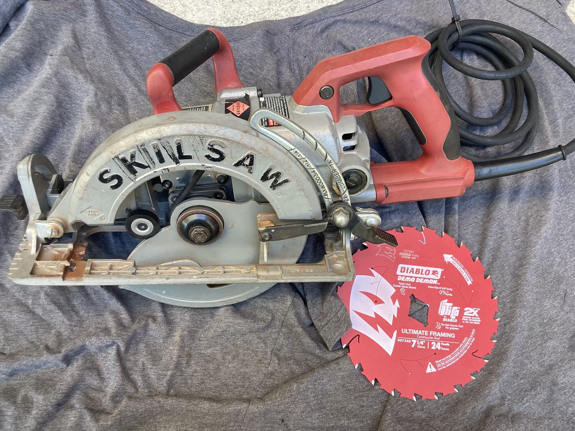 SKIL SPT77WML CIRCULAR SAW 7-1/4”