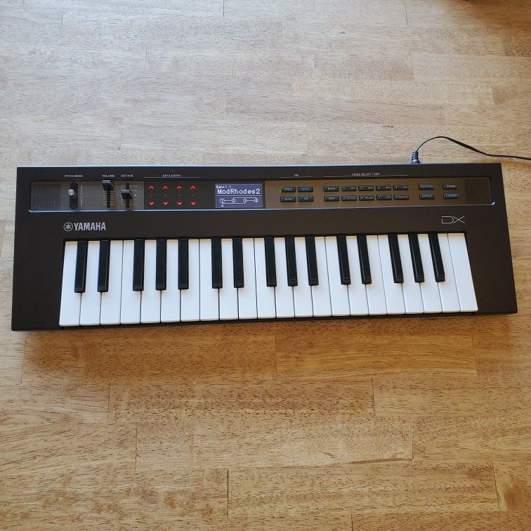 Yamaha Reface DX + Extras 