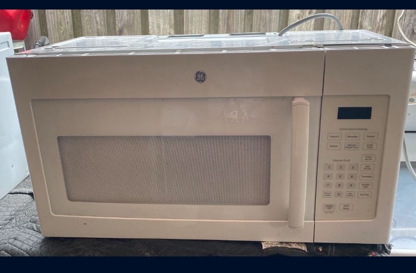 General Electric Microwave In Good Condition