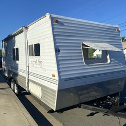 2004 Ajo Camping Trailer (Hablo Espanol)