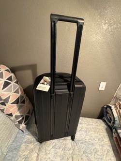 Luggage Check In 🧳 Brand Thule 65 L  New Travelers Look 👀at Reg$$$