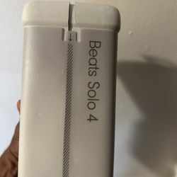 Beats Solo 4