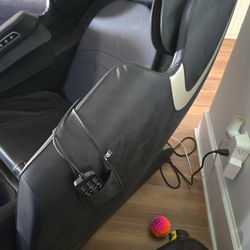 Zero Gravity Massage Chair 