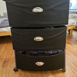 Shelf/rolling storage 