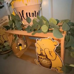 Winnie The Pooh Decor/balloon Garland 