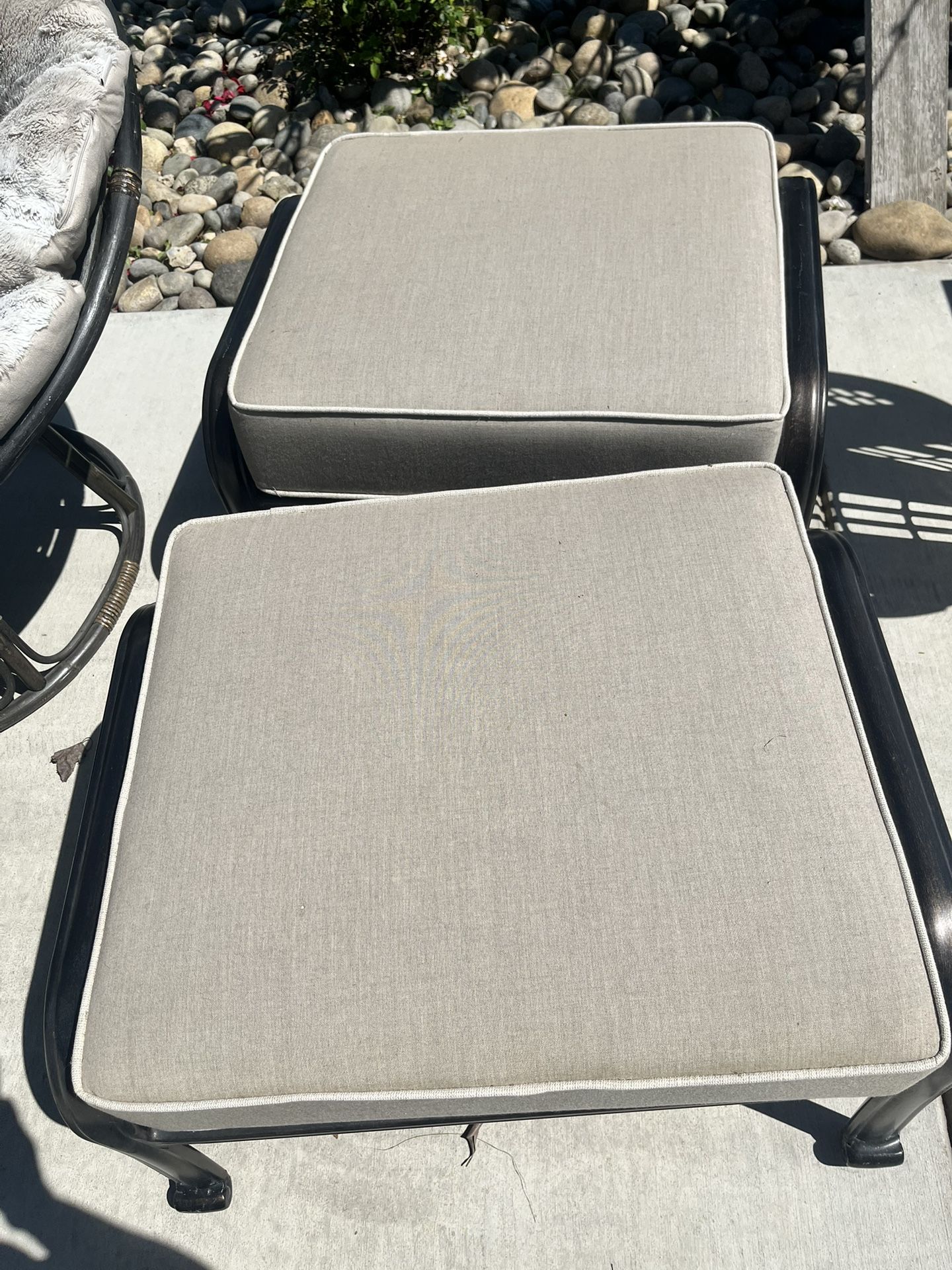 Benches With Cushions