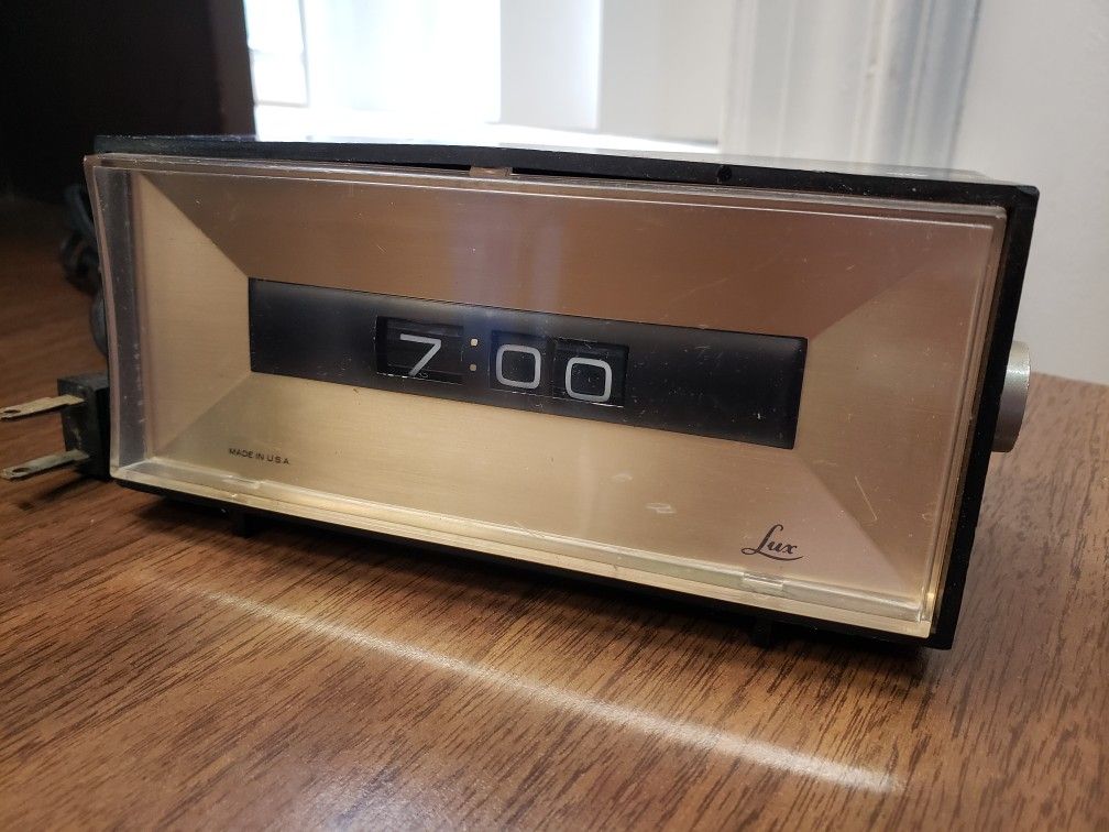 Lux 1970s Flip Clock