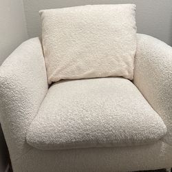 Accent chair - $390 VALUE!!