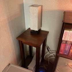 Small Table Lamp for Bedroom - Bedside Lamps for Nightstand, Minimalist Night Stand Light Lamp with Square Fabric Shade, Desk Reading Lamp for Kids Ro