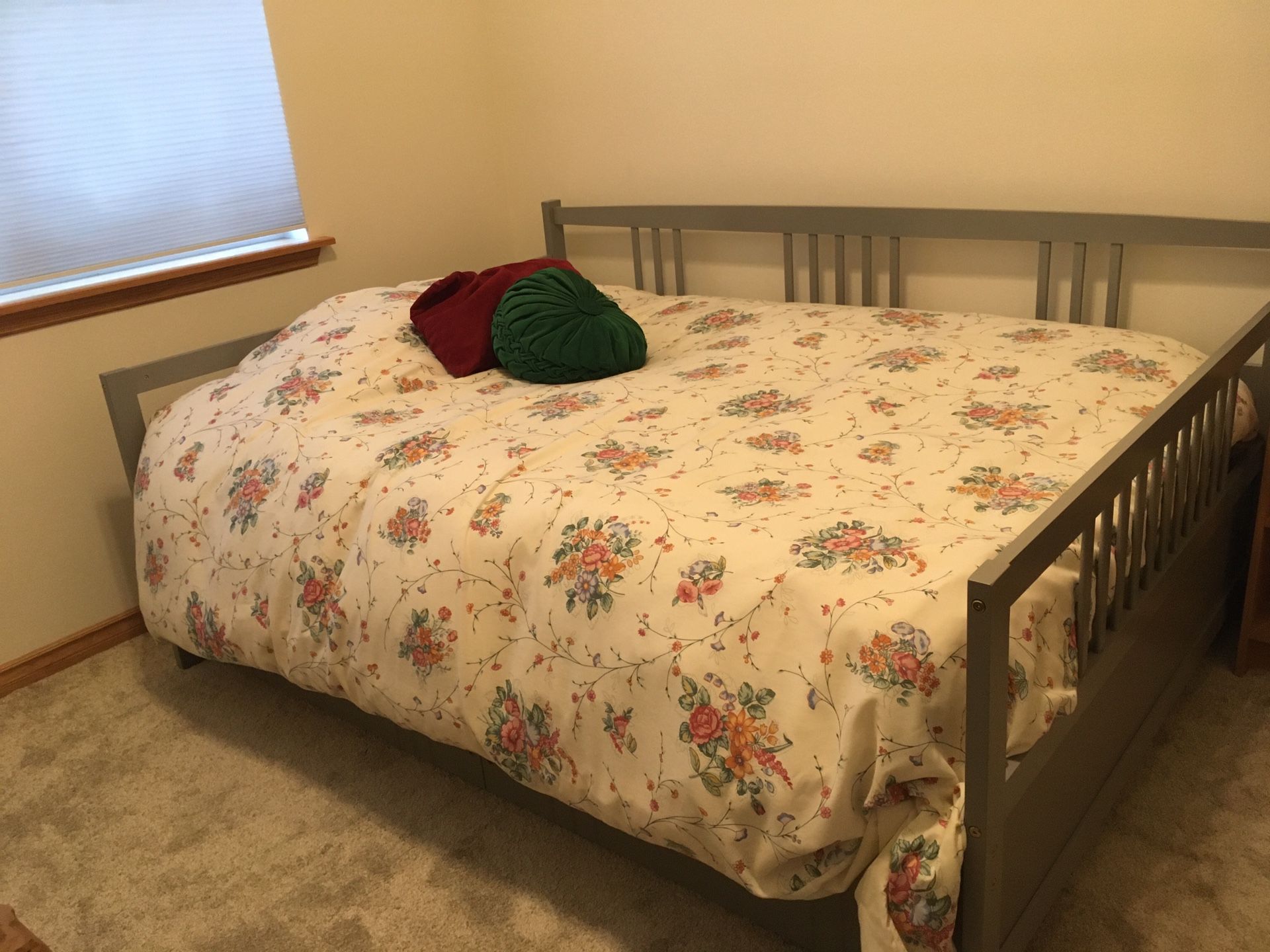 Full Size Wood Day Bed
