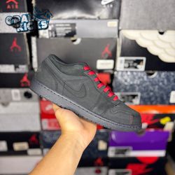 Size 10.5M - Jordan 1 Low “ Dark Smoke Grey”