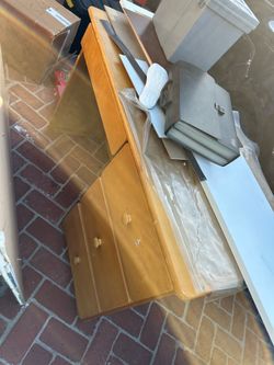Free desk
