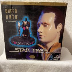 Star Trek First Contact Borg Queen and Data Playmates Statue