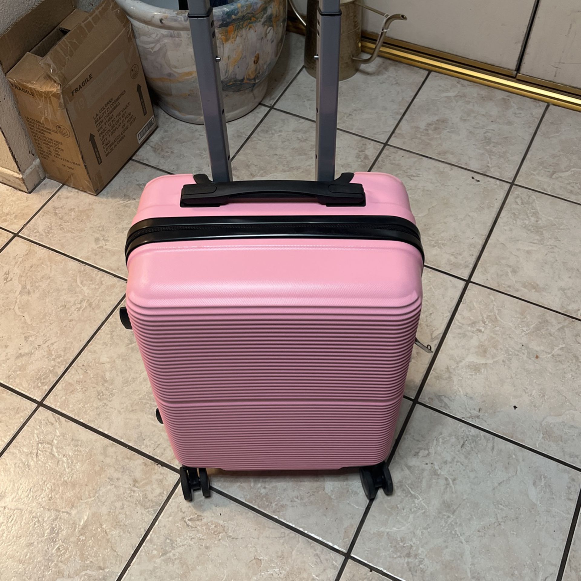 20 Inches Carry On Traveler’s Luggage 