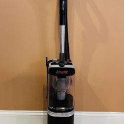 Shock Lift Away Vacuum Cleaner