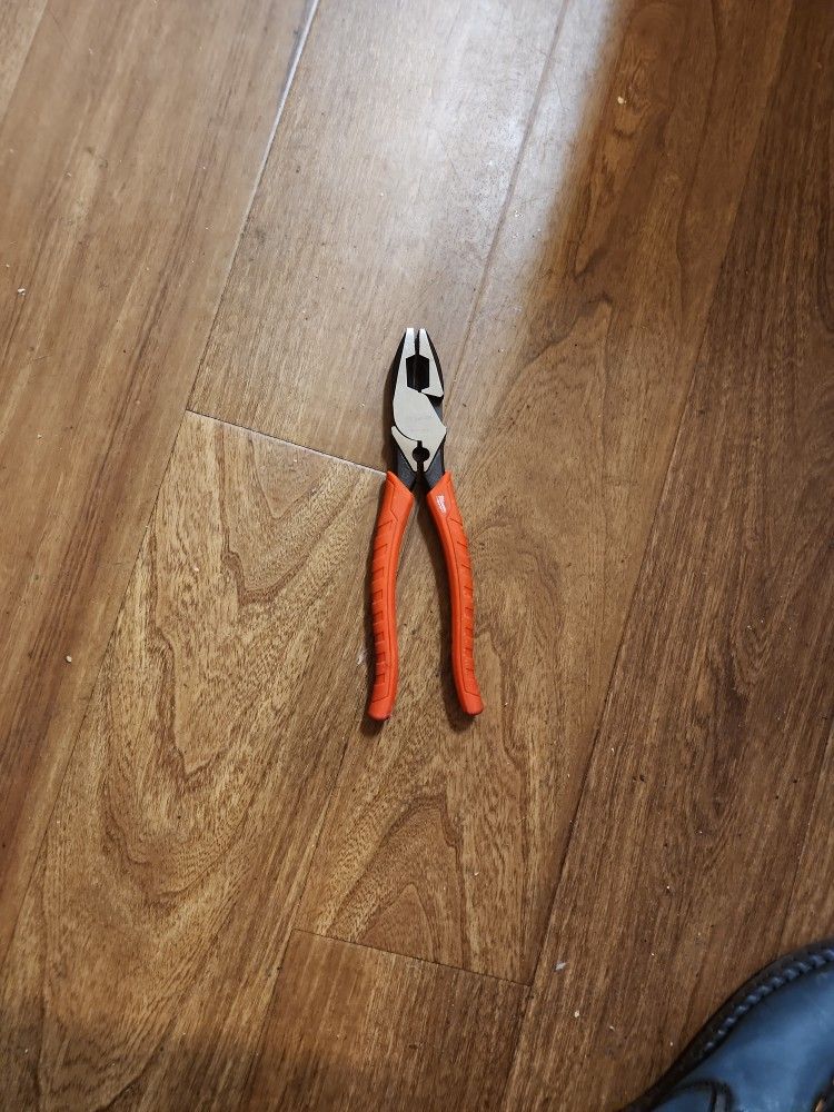 New Milwaukee Linnem Pliers